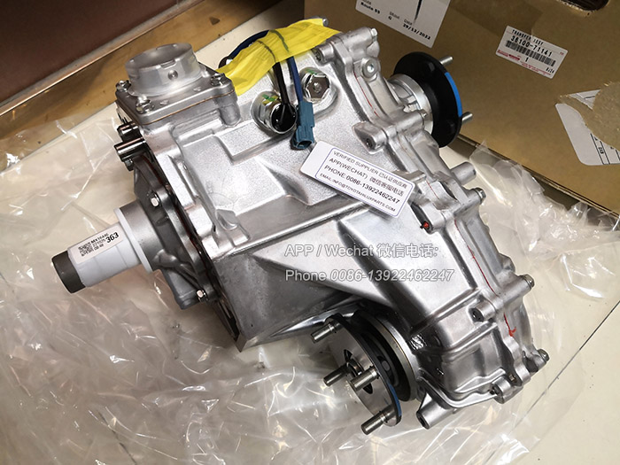 36100-71141,HILUX海拉克斯LAN25丰田皮卡分动箱总成