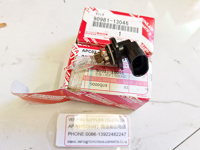 90981-13099,丰田皮卡HILUX大灯灯泡,90981-13046